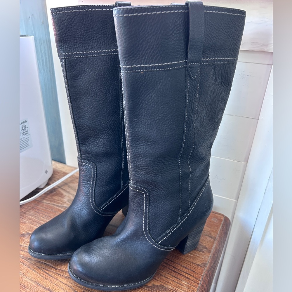 Black Timberland Leather Tall Heeled Women's Boots. Size 7